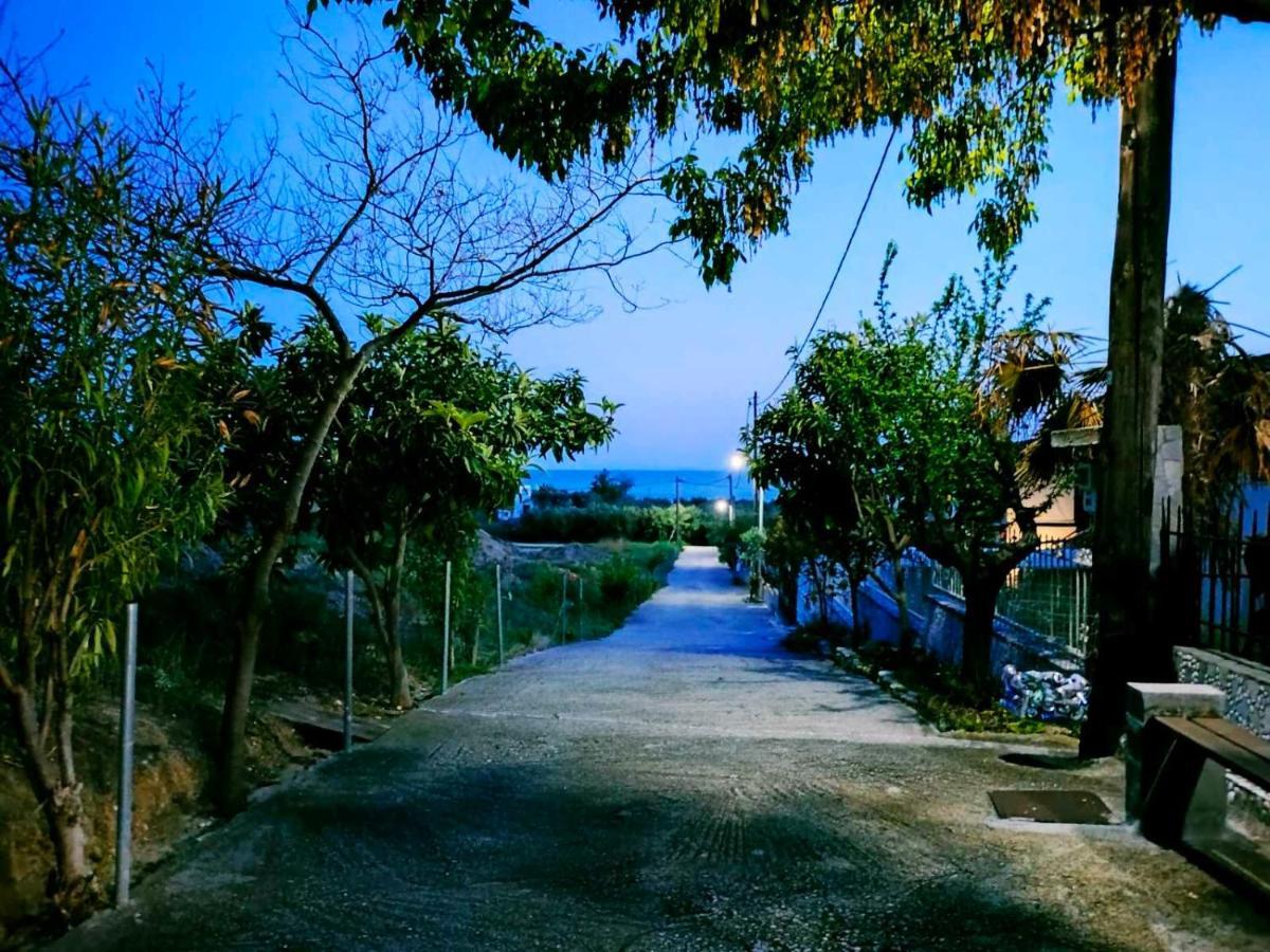 Adam'S Holiday House 2019 Karianí Esterno foto