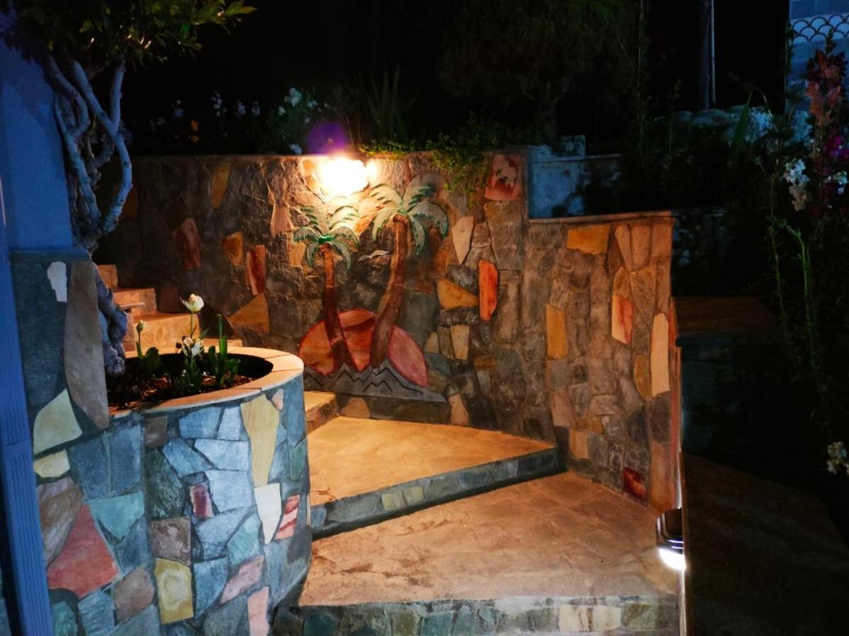 Adam'S Holiday House 2019 Karianí Esterno foto